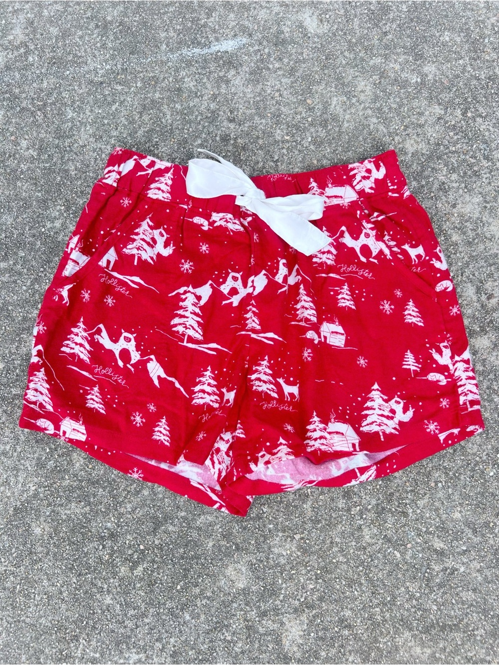 Hollister Red Christmas Pajama Shorts Snowy Tree Print Size Small